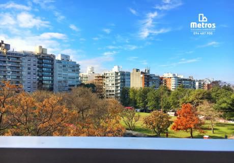 Imperdible Apartamento Con Gran Vista Al Verde Parque De Villa Biarritz.