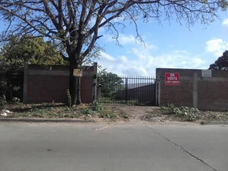 Hermoso Lote De 970 Mt2. Sobre Av. Radial 10 A 200 Mts. Del 4to. Anillo