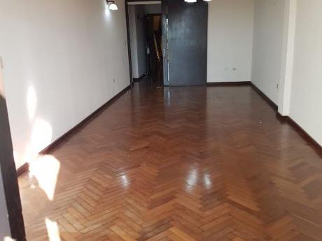 Amplio Departamento De 3 Dormitorios En Barrio Las Mercedes