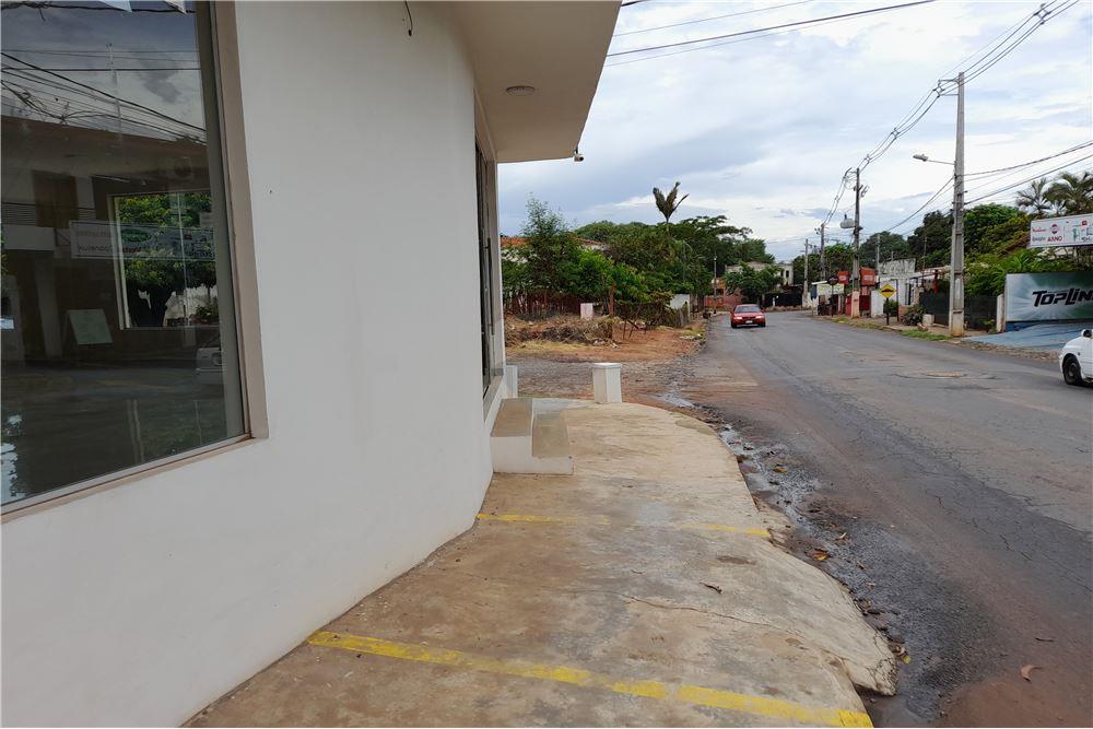 ALQUILO AMPLIO SALON COMERCIAL EN SAN LORENZO — foto 2