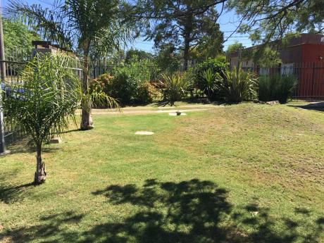 Casa Lomas De Solymar Sur 2 Dormitorios Y Servicio