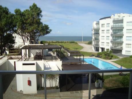 Muy Cómodo Apartamento En La Zona De Pinares - 3 Dorm.