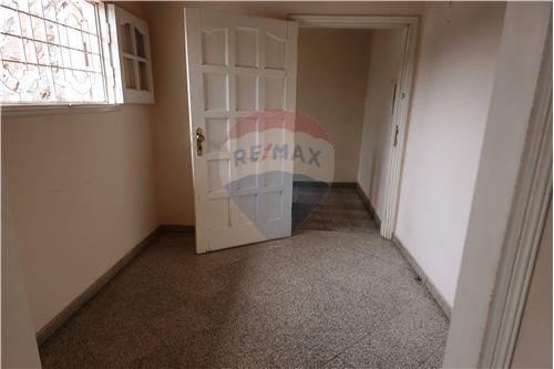 alquilo hermosa propiedad en lambare — foto 2