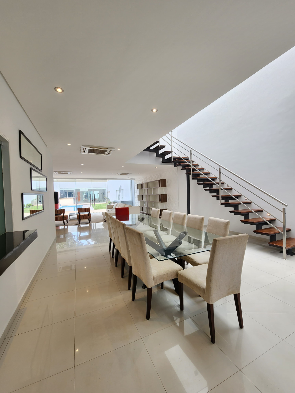 Vendo/Alquilo Casa Mínimalista full amoblada ,en Ykua Sati — foto 2