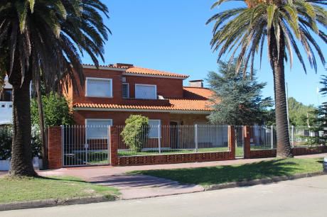 Sóldia Casa En El Centro De Carrasco