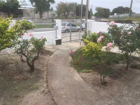Casa En Impecable Estado Buena Zona De Maroñas