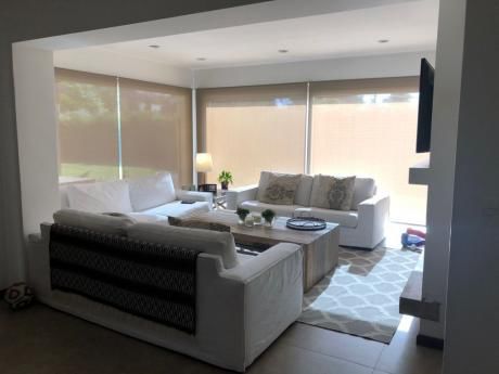 Importante Casa En Carrasco Sur
