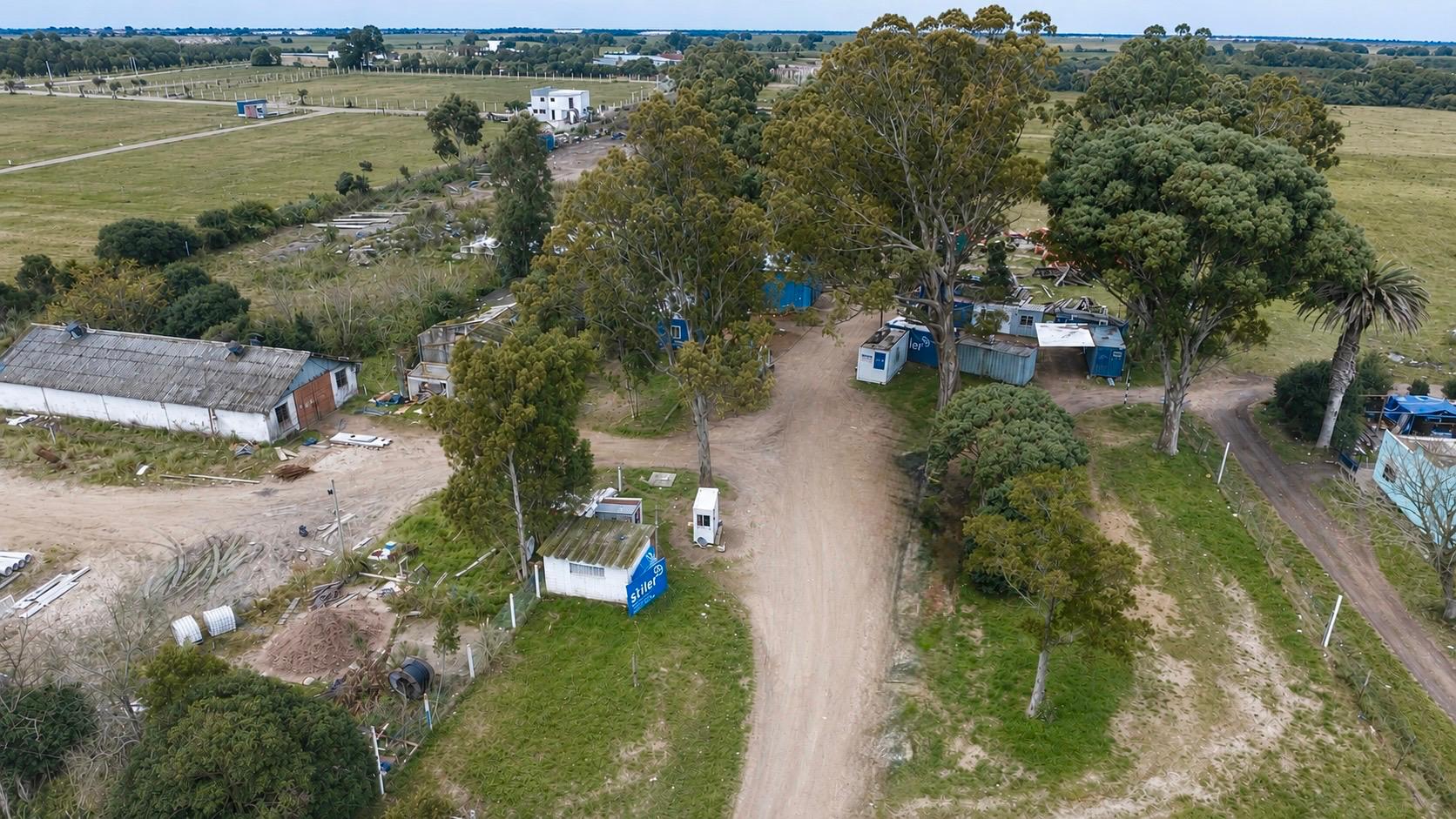 Alquiler Campo Con 2 Galpones De 400m2 Cada Uno Aprox En Paso De La Arena · Foto 4