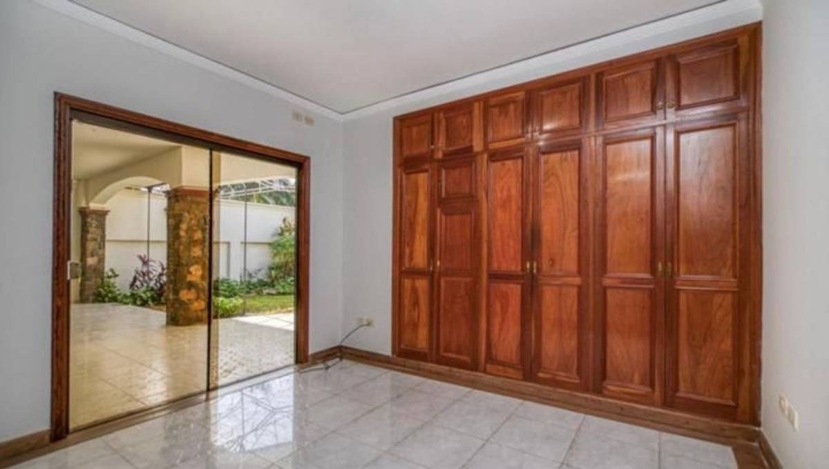 EN VENTA REDIDENCIA PREMIUN DETRÁS DEL SHOPPING DEL SOL — foto 2