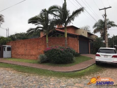 Coqueta Casa En Barrio Mburucuya De Asuncion
