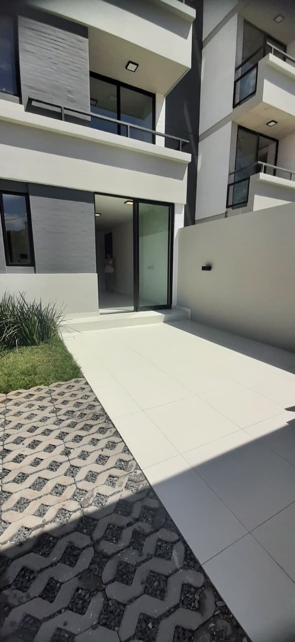 Vendo o alquilo departamento en Planta Baja- Insignia 5- Luque — foto 3