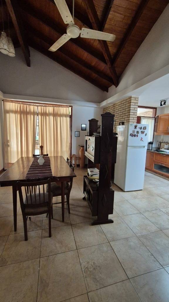 EN VENTA INMUEBLE CON DOS VIVIENDAS EN BARRIO CARMELITAS, CAMBYRETÁ - ITAPUA — foto 3