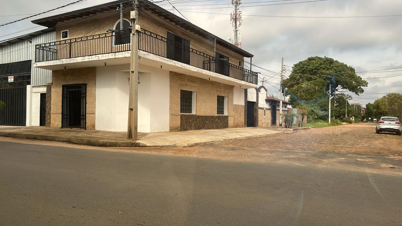 ALQUILO SALON COMERCIAL CON AMPLIO DEPOSITO ADYACENTE EN LUQUE 4TO BARRIO — foto 3
