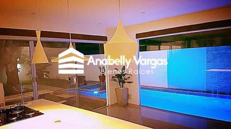 Hermosa Casa En Venta Zona Urubo