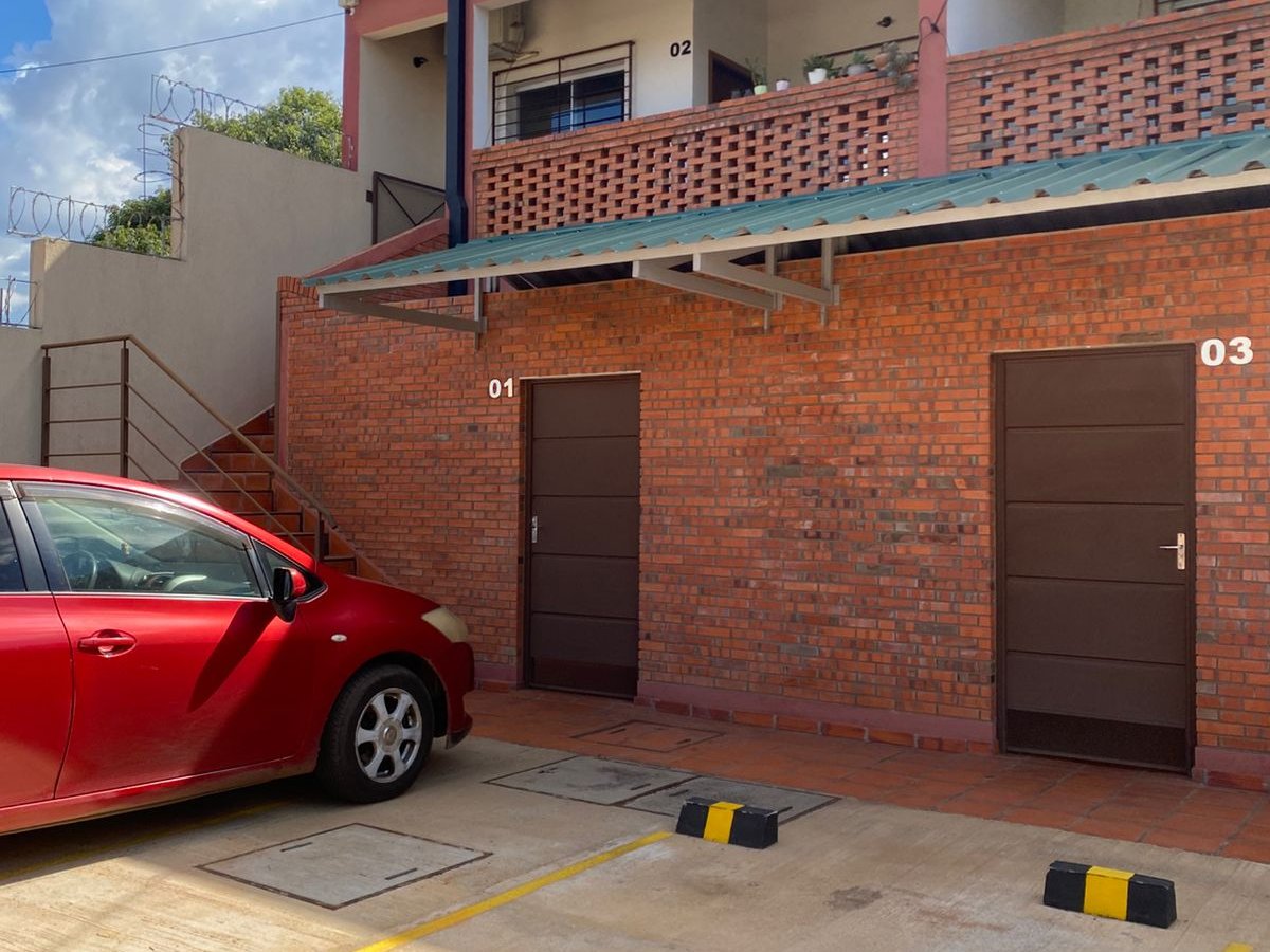 ALQUILO DEPARTAMENTO 2 DORM EN LUQUE BARRIO LAURELTY — foto 2