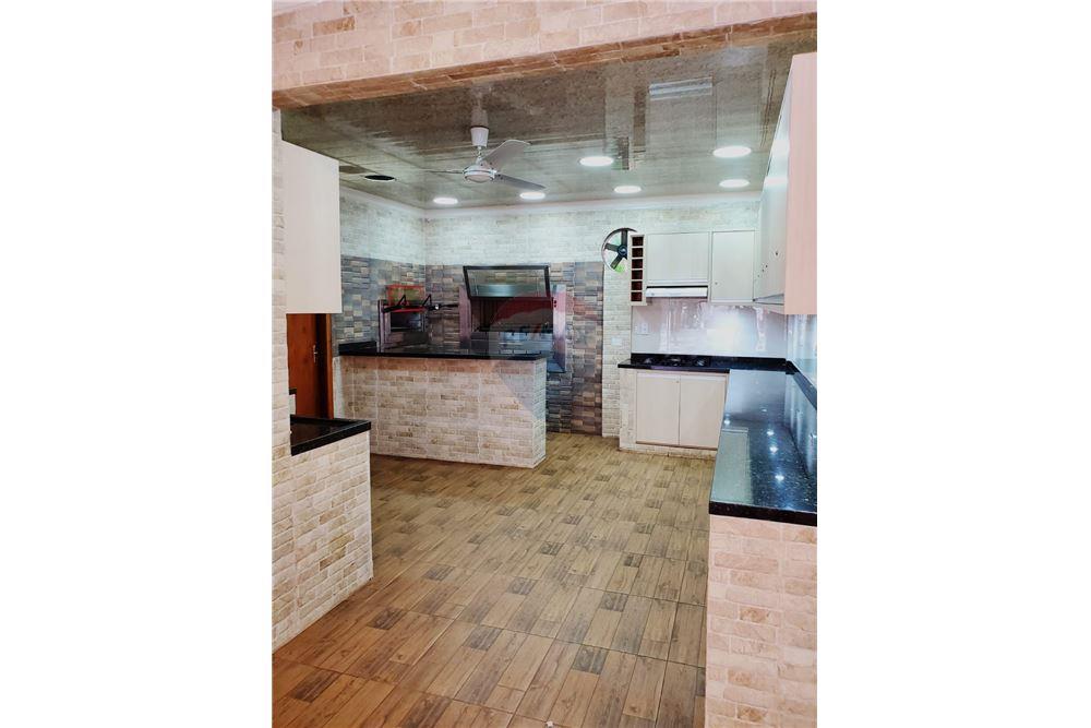 Casa De Verano - Venta - Ciudad Del Este — foto 3