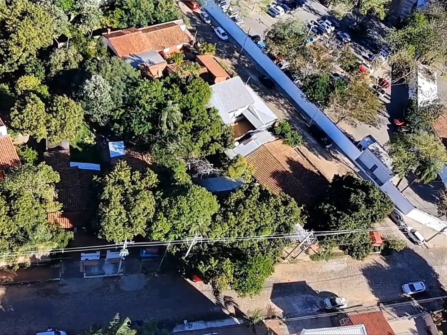Vendo Amplio Terreno en Zona Residencial, Asunción Barrio Madame Lynch — foto 2