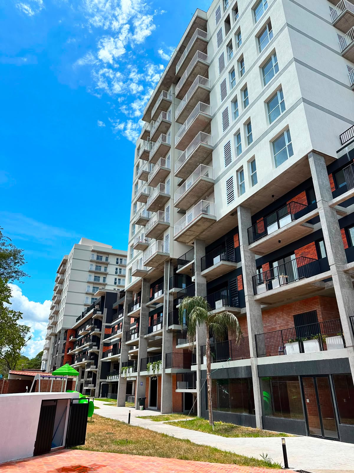 VENDO HERMOSO MONAMIENTE AMOBLADO CON RENTA ACTIVA EN LUQUE — foto 2