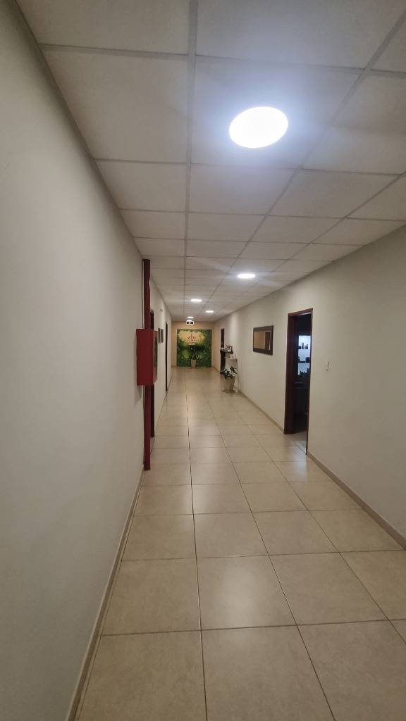 Centro Médico 15 consultorios | Luque — foto 2