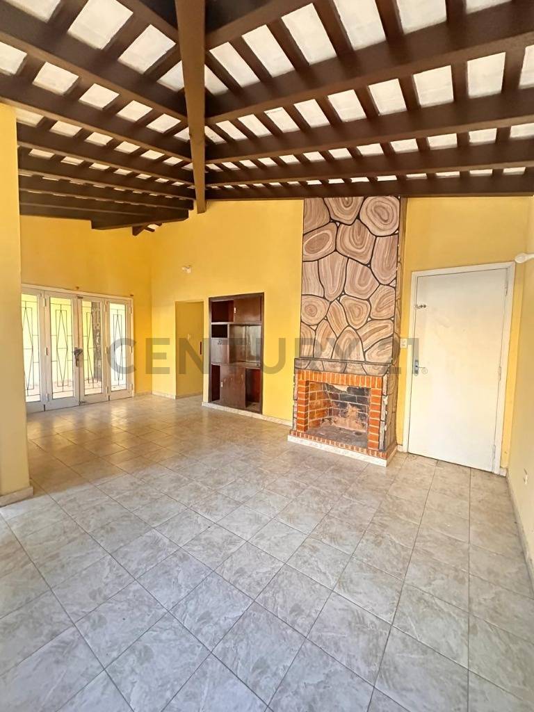 CASA EN VENTA EN BARRIO OBRERO - — foto 3