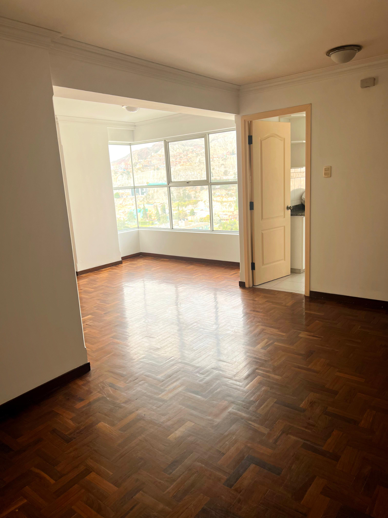Departamento en alquiler bajo precio de mercado en Obrajes