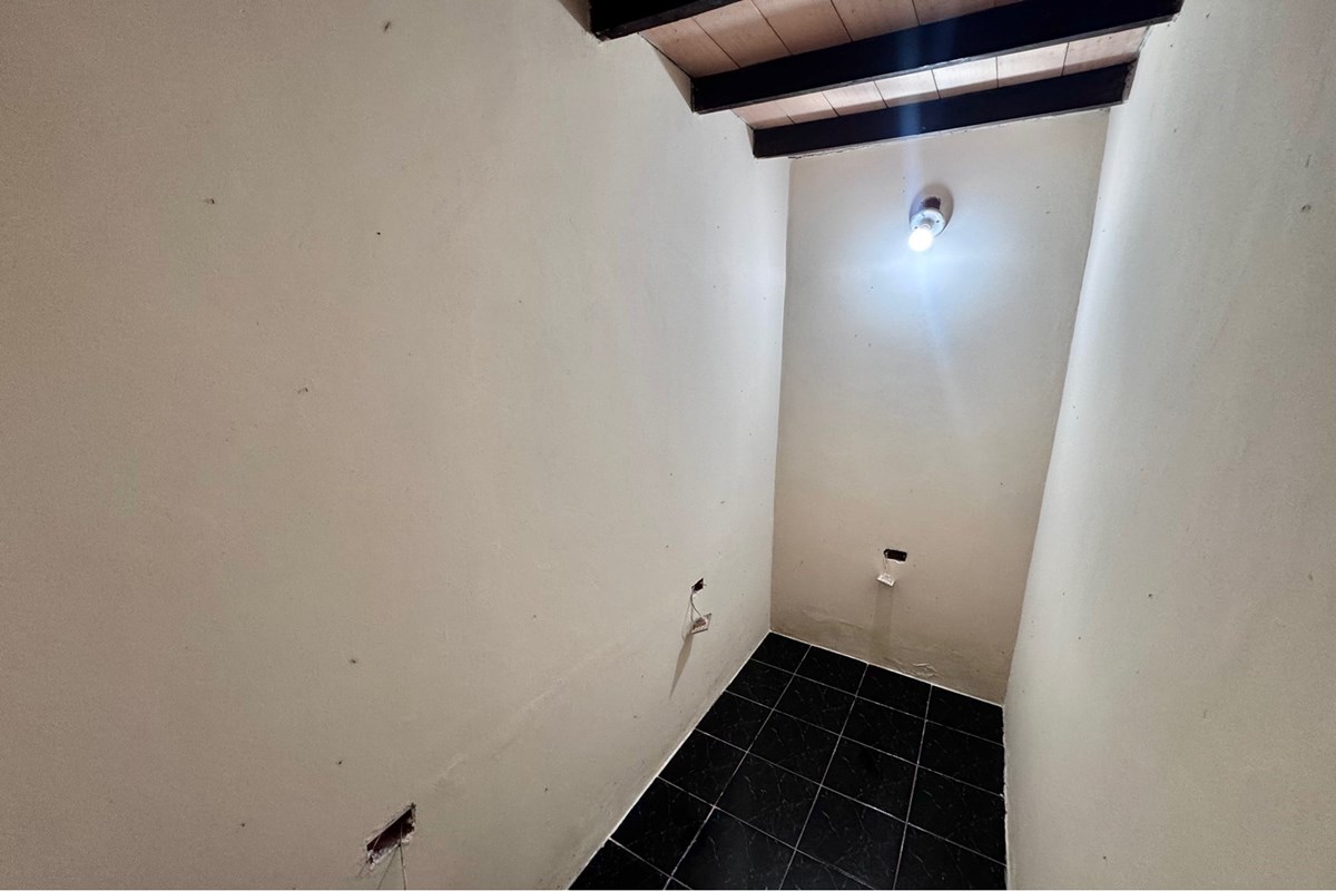 Depósito-Alquiler- Isla Aveiro, Limpio, Central — foto 2