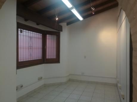 Alquilo Casa Sobre Importante Avda. Ideal Para Oficina
