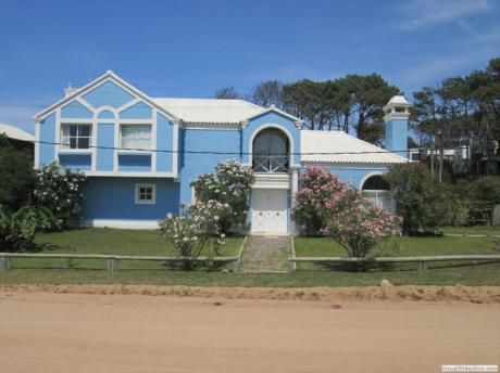 Casa Sultana Entre Montoya Y Manantiales 100 Mts Mar Victoria Y Explorador