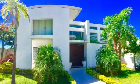 Lujosa Casa En Villa Bonita En Oferta