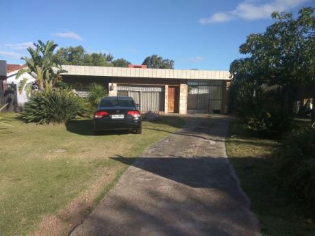 Casa En Avda Italia Y Almirón