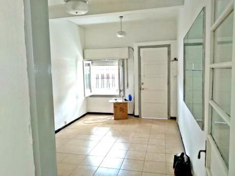 Luminosa, Con Patio , 2 Dorm, Azotea Excelente Punto,