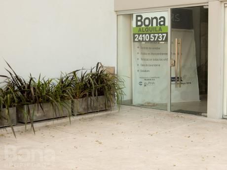 Estrene Local Con Salón Y Oficina O Depósito