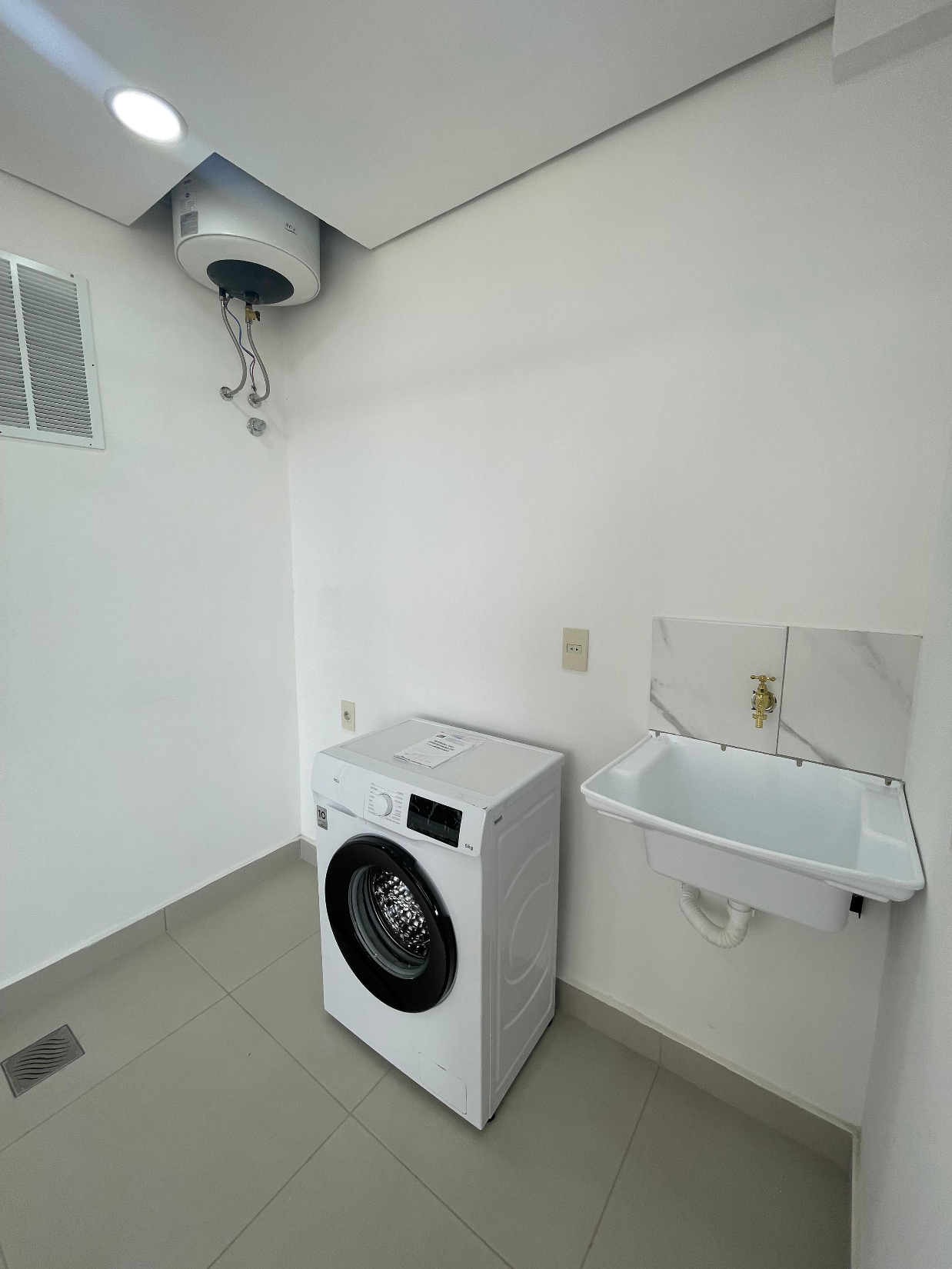 HERRERA EN ALQUILER DEPARTAMENTO AMOBLADO DE 2 DORMITORIOS — foto 2