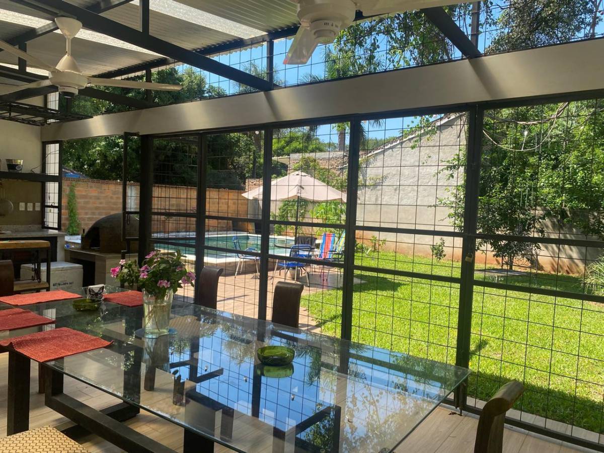 EN VENTA -CASA DE AUTOR DE ESTILO CONTEMPORÁNEO-SAN BERNARDINO , barrio Jardin — foto 3