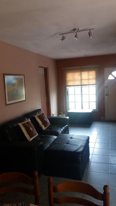 Dueña Vende Casa En Excelente Ubicación A Una De La Rmbla. Shangrilá