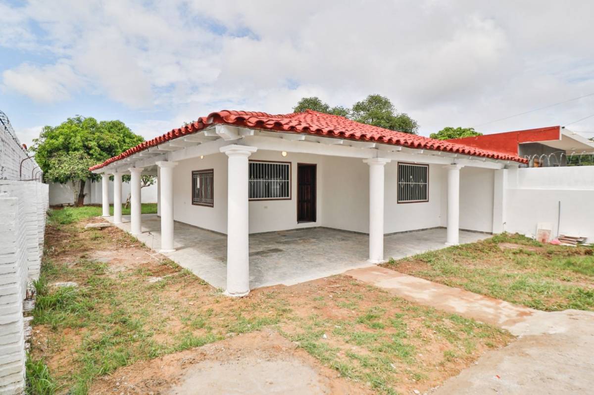 Alquilo casa de dos dormitorios en Mariano Roque Alonso, Barrio San Luís — foto 2