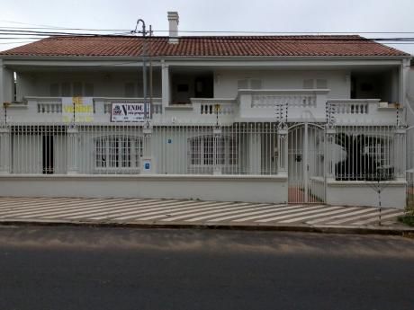 Se Vende Casa En Barrio Jara - Asunción