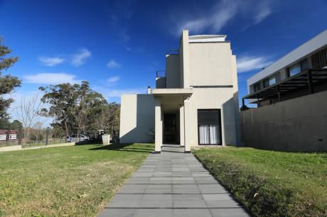 Luxury Home Barrio Los Olivos