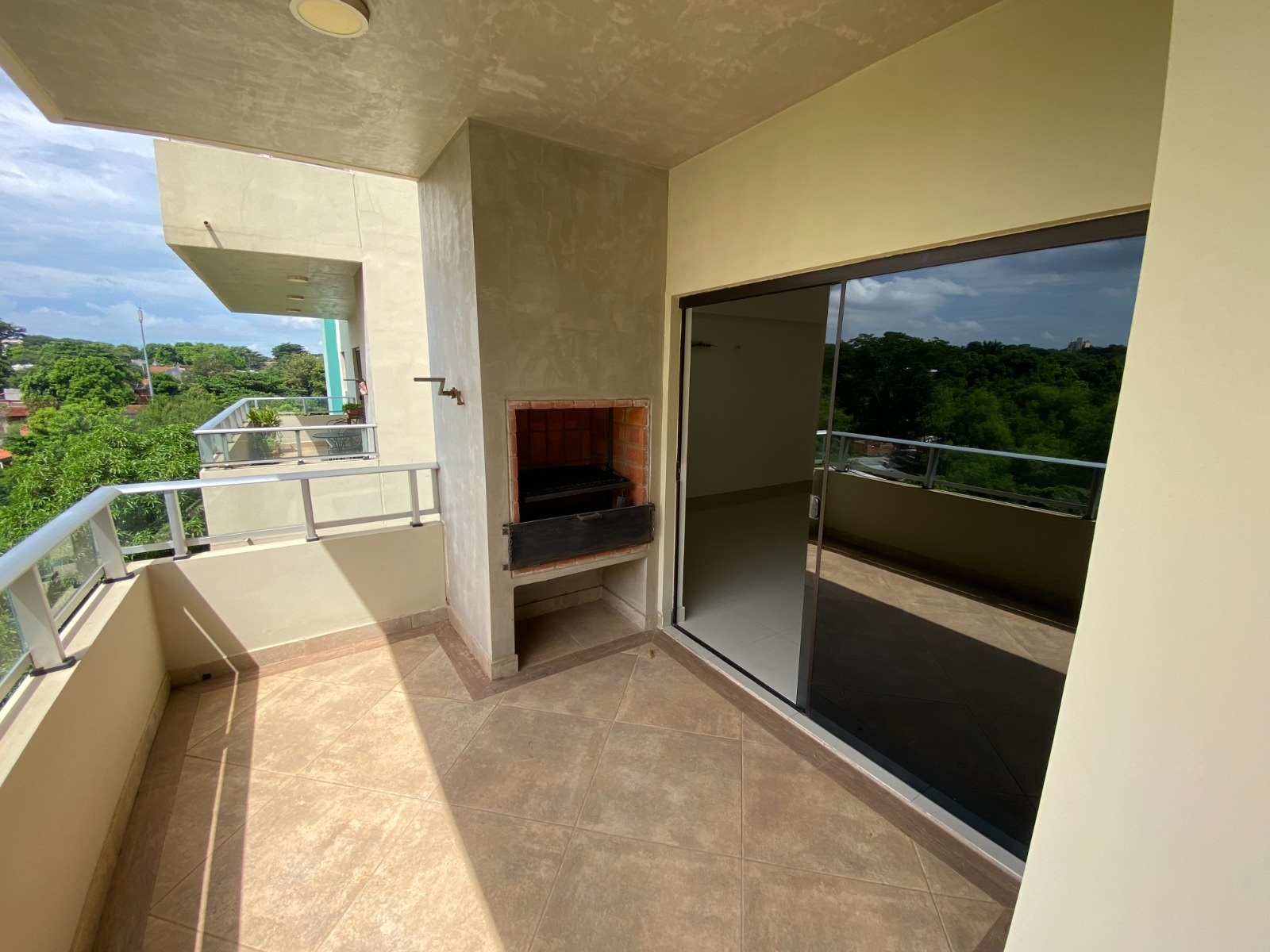 ¡Espacioso Departamento de 3 Dormitorios en Venta - Barrio San Vicente!! — foto 2