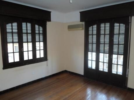 Ideal Para Oficina! 4 Dorm, Garage, 3 Baños, Y Lavadero!