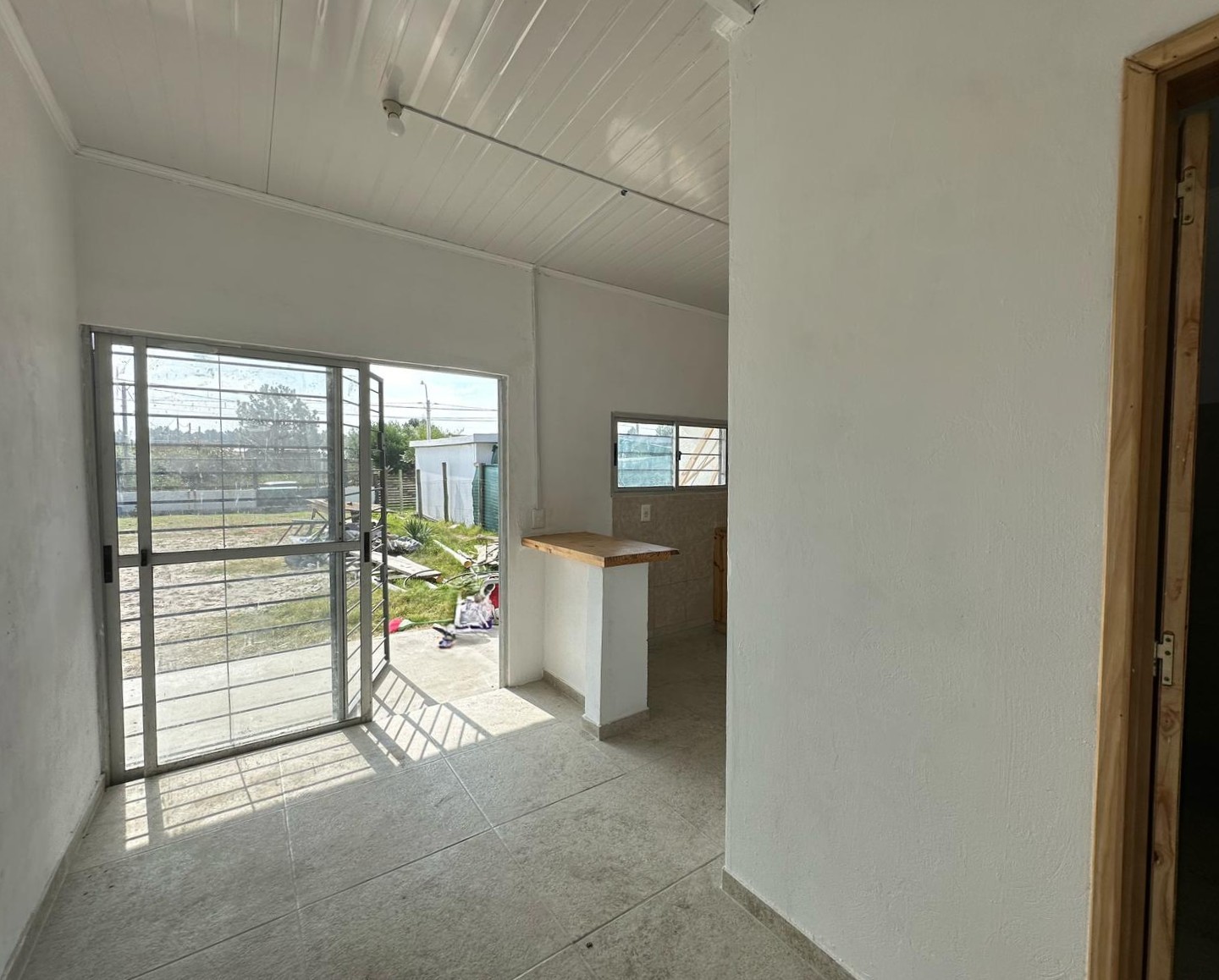 Casa en alquiler de 1 dormitorio c/ cochera en Salinas · Foto 2