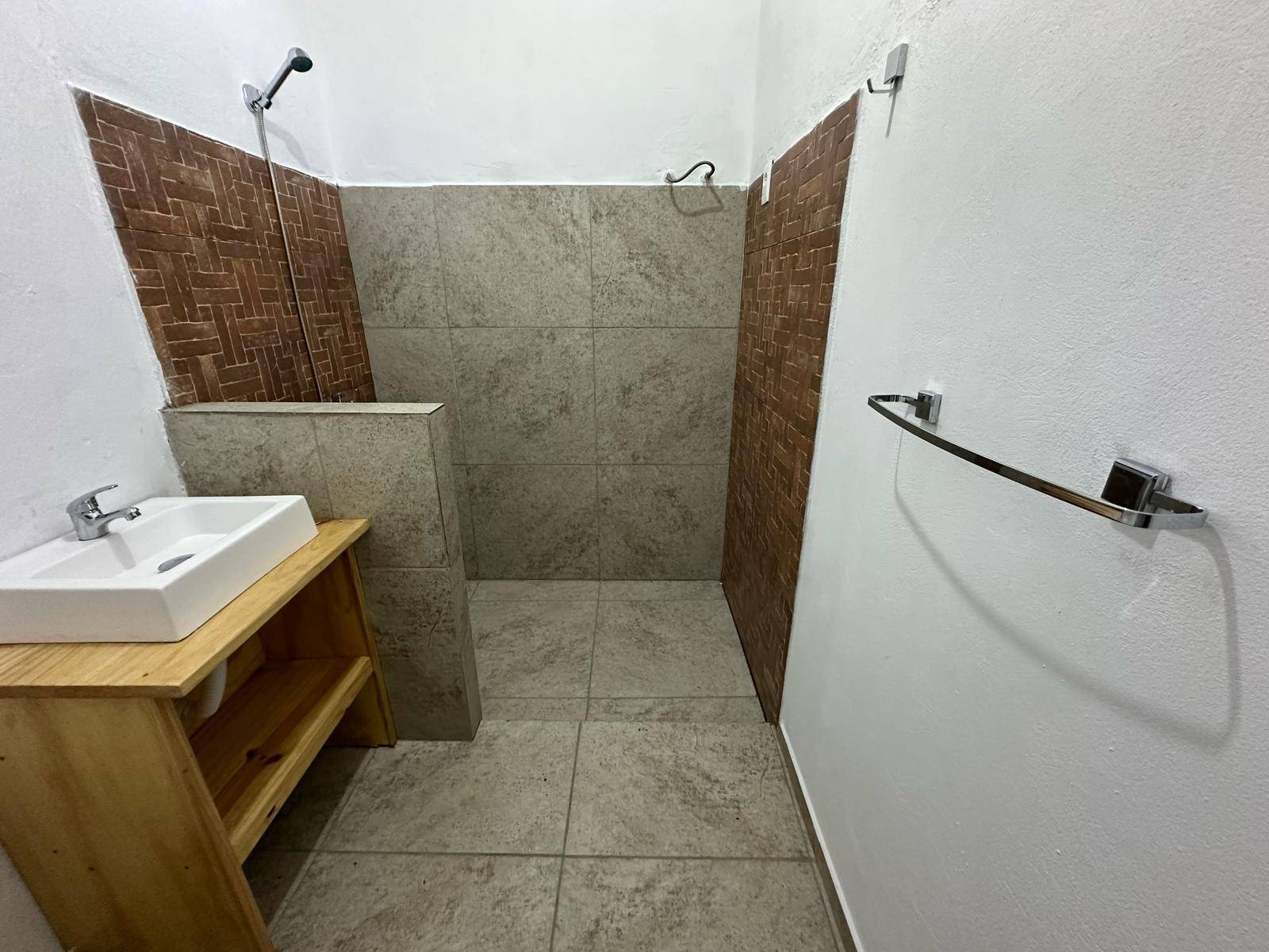 Casa en alquiler de 1 dormitorio c/ cochera en Salinas · Foto 9