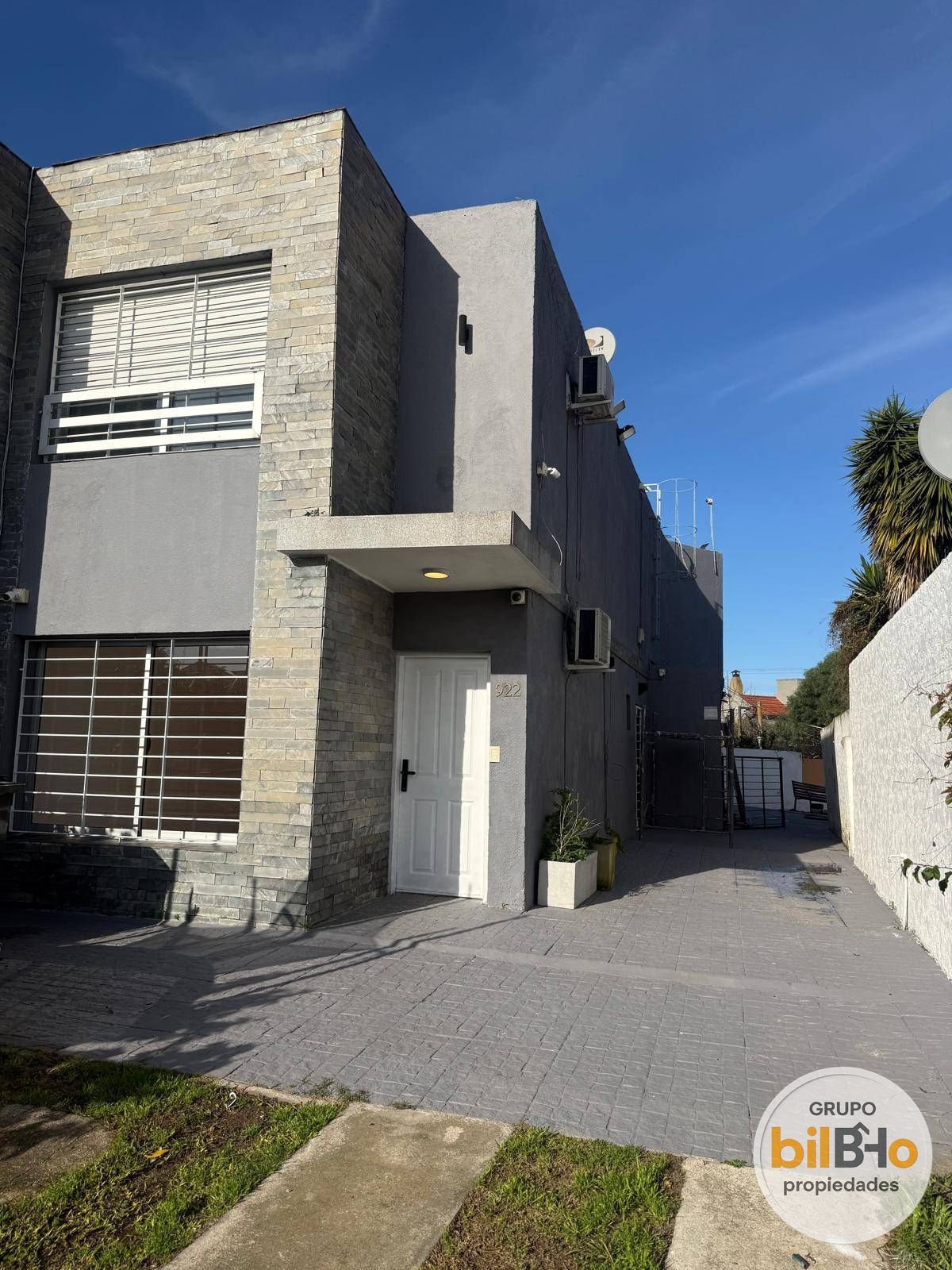Casa en alquiler c/ cochera en Barra de Carrasco
