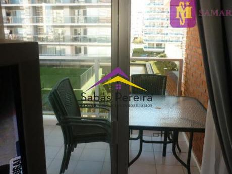 Apartamento 2 Dormitorios, Ideal Para Vivir Todo El Año Con Todo, Muy Cómoda Y Confortable, Varias Piscinas, Play Room, Barbacoas Y Más!
