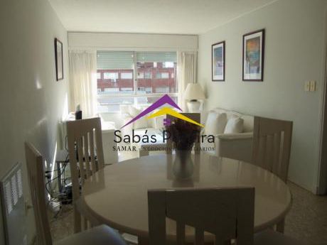 Apartamento Ubicado En Pleno Centro, Península De Punta Del Este, 3 Dormitorios!