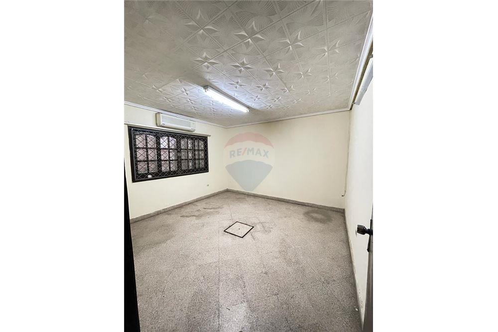 Alquilo amplia casa en Bella Vista zona IPS — foto 2