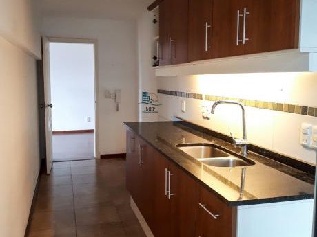 Divino Apto De 2 Dormitorios, 2 Baños Y Garage, Pocitos