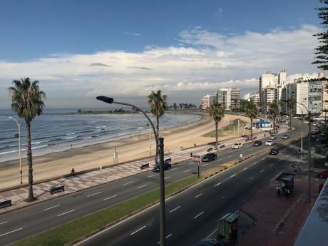 Estupenda Planta Con Gran Vista A Rambla