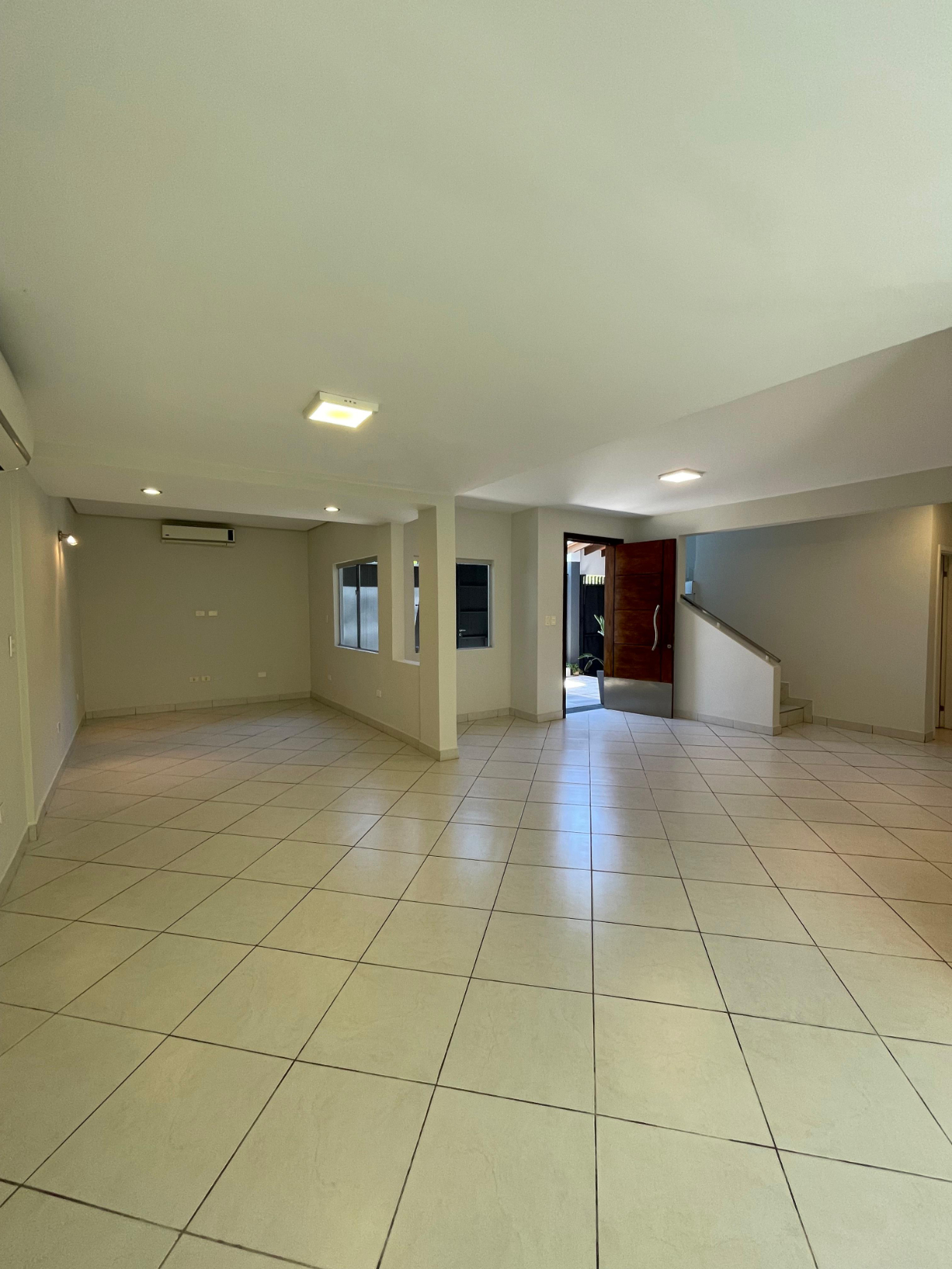 DUPLEX EN VENTA A 5MIN DEL SHOPPING DEL SOL — foto 2