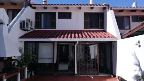 En Venta Casa Con Excelentes Posibilidades De Construccion